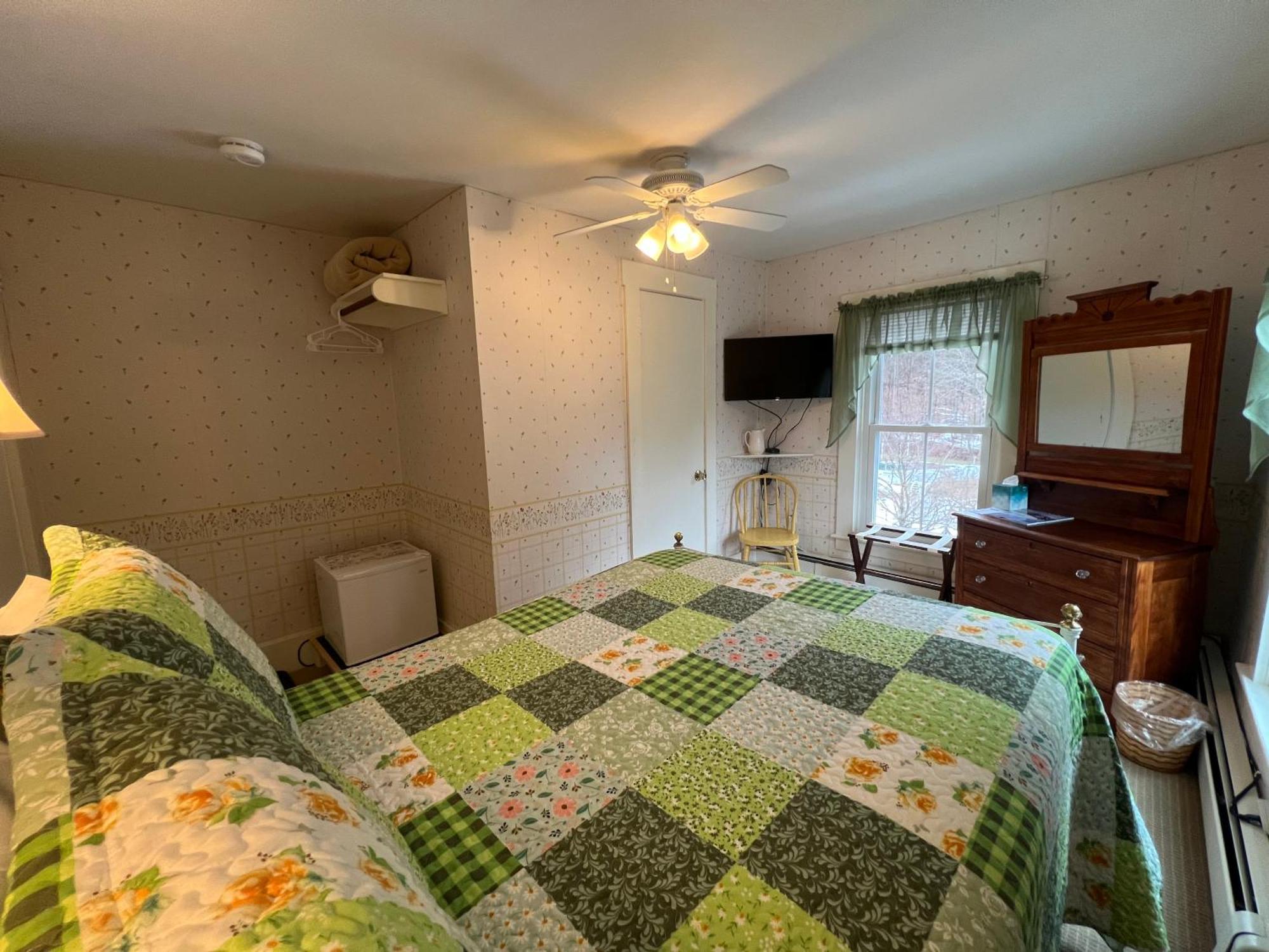 Echo Lake Inn (Adults Only) Plymouth Экстерьер фото